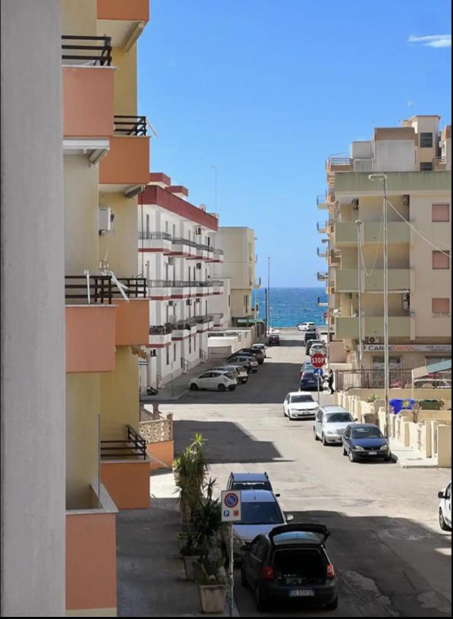 Modern And Spacious Appartement With Beach View. กัลลีโปลี ภายนอก รูปภาพ